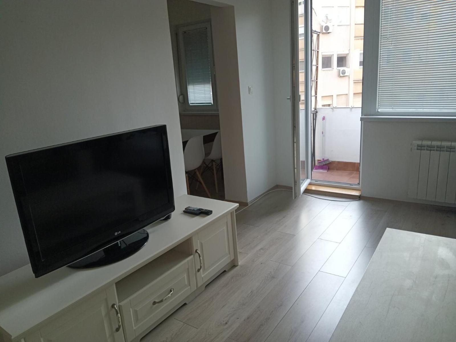 Premium Square Apartment Skopje Buitenkant foto