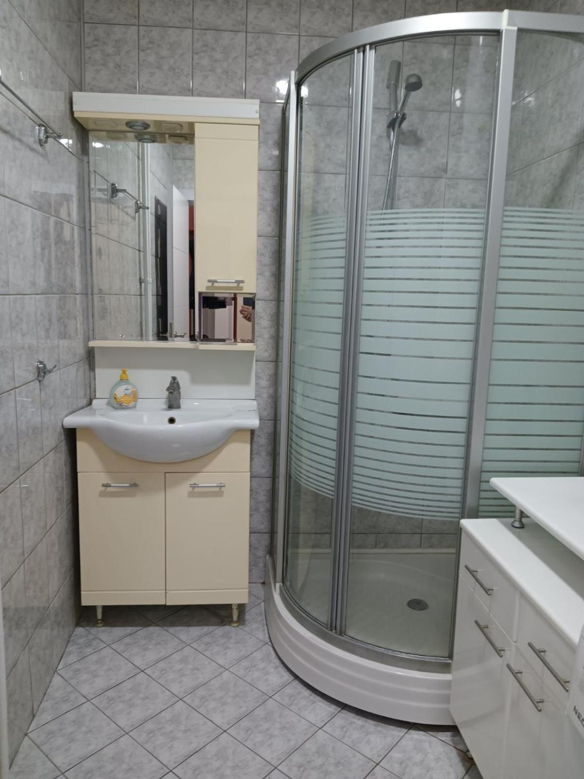 Premium Square Apartment Skopje Buitenkant foto