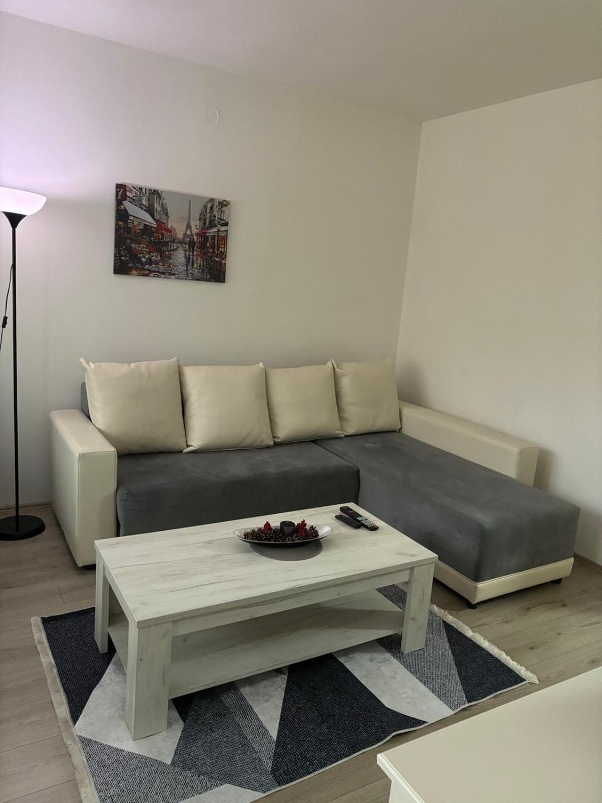 Premium Square Apartment Skopje Buitenkant foto